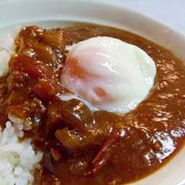 なすと豚ひき肉のカレー温泉卵のせ♪